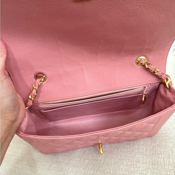 Chanel Diana Bag Vintage Pink Medium Shoulder Bag with Gold Accents - Picture 13 of 16